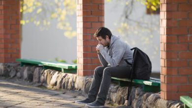 ۱۰ رفتار مردان فاقد عزت نفس در رابطه